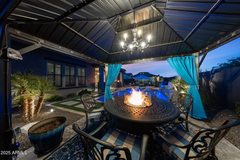 Dining area Pergola