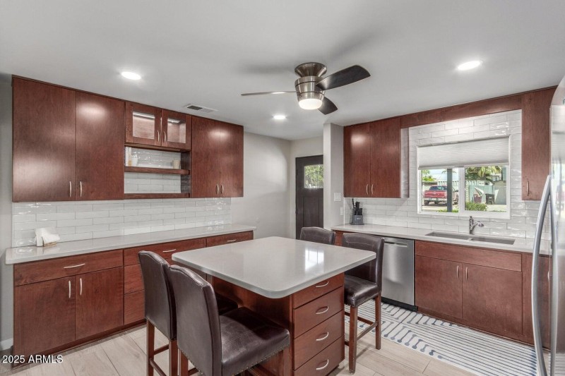 7727 kitchen 2