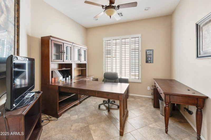 4430 E-007-052-dlb-MLS_Size