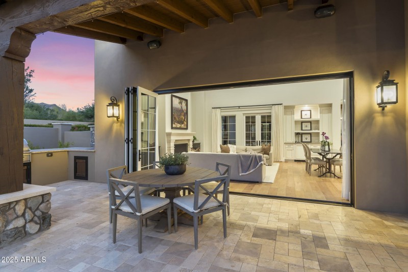 Family Room Patio/Outdoor Kitchen Area