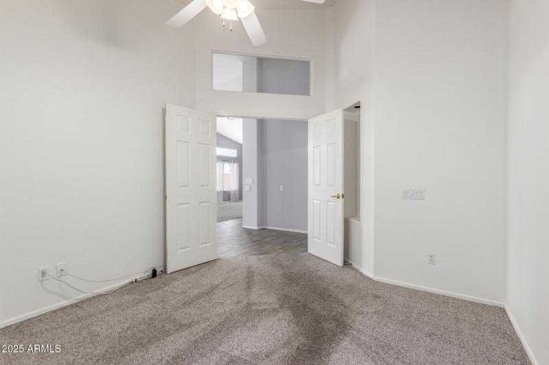Den/bedroom 4