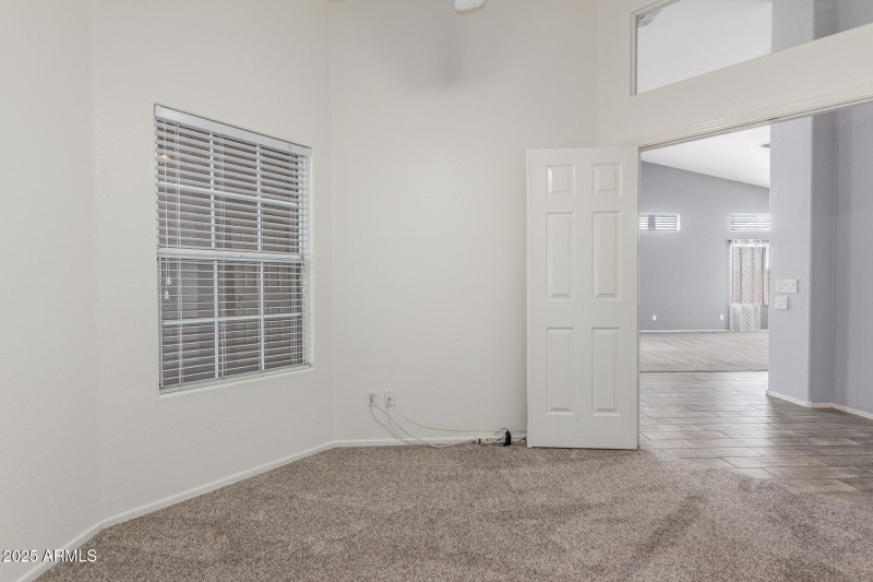 Den/bedroom 4