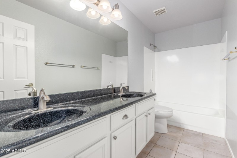 Guest Bath-2 sinks!