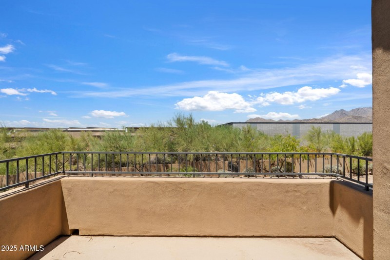 Beautiful Balcony Views!