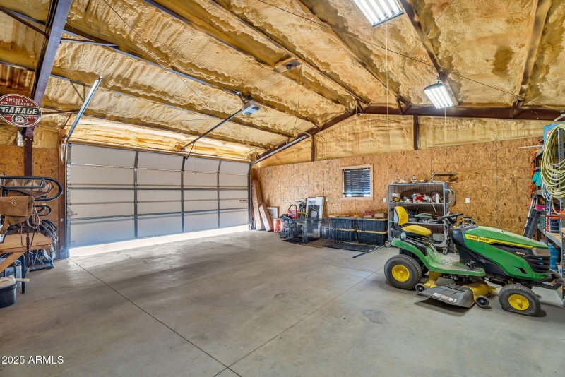 Shop/Garage