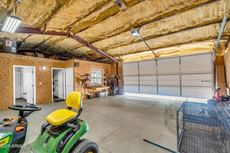 Shop/Garage