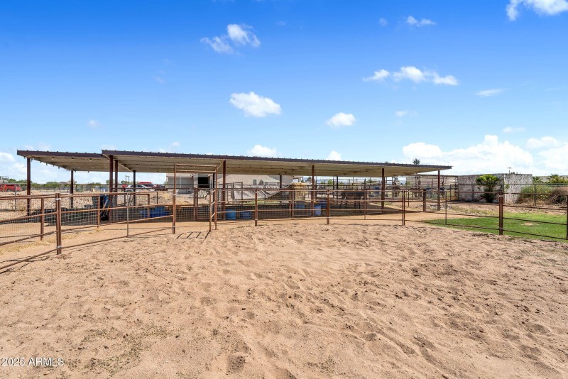 Shed Row Stalls