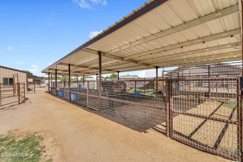 Shed Row Stalls