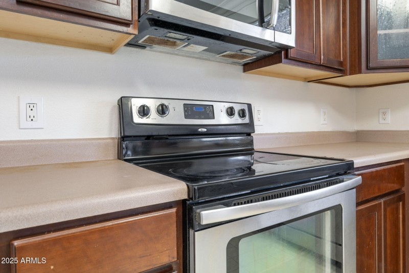 12-web-or-mls-2261-w-mila-way