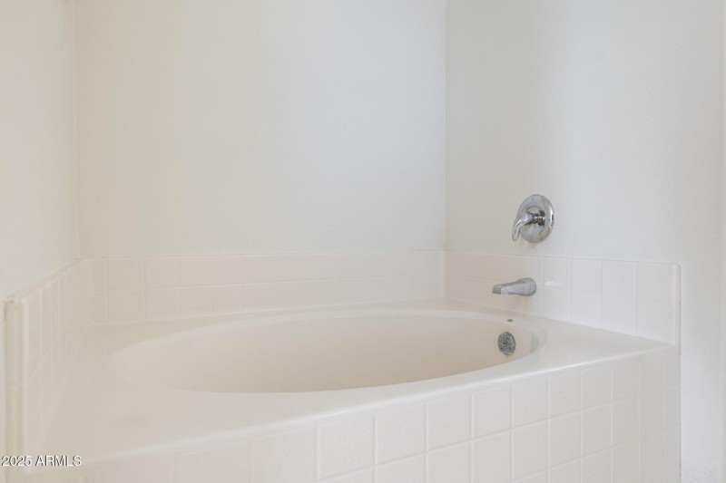 27-web-or-mls-2261-w-mila-way