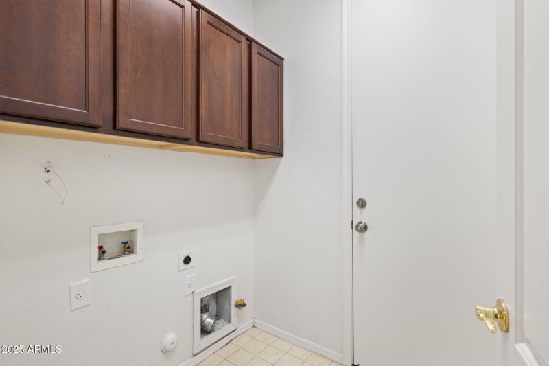 34-web-or-mls-2261-w-mila-way