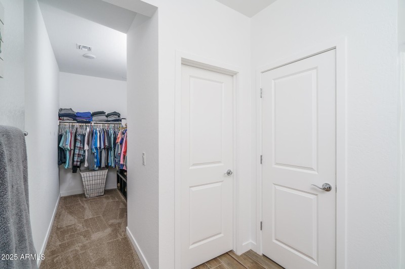 14) MASTER BATH