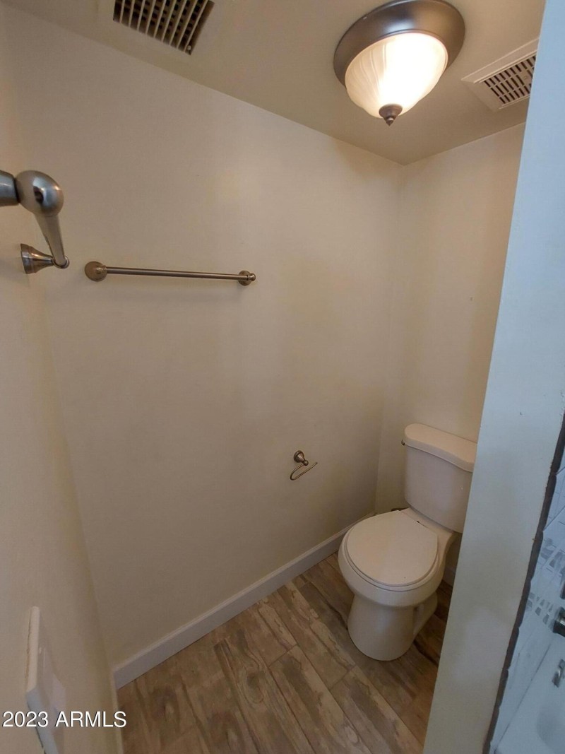 6140WTownleyAvePics23