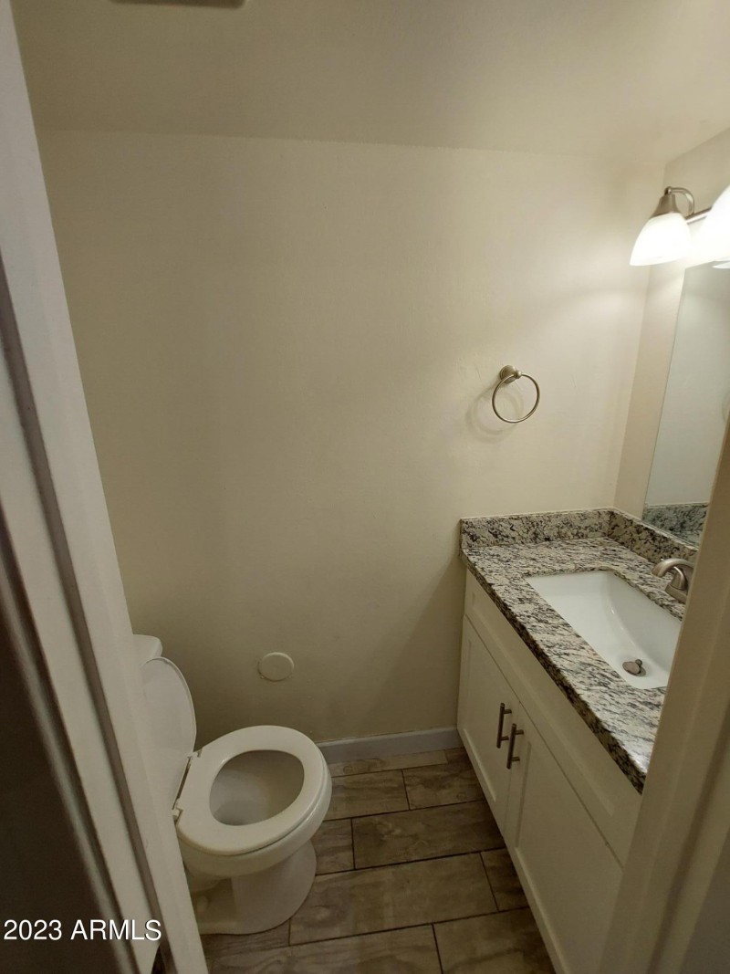 6140WTownleyAvePics12