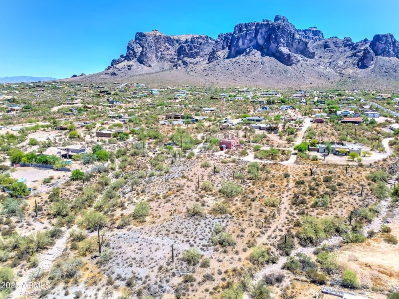 5320 E Foothill St-5