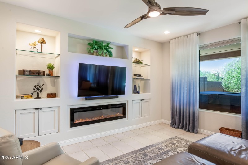 entertainment center w fireplace