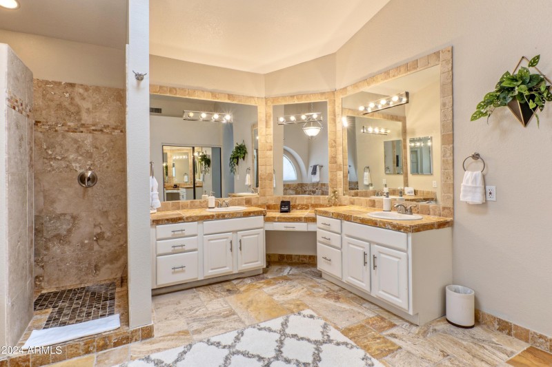 primary bathroom 2