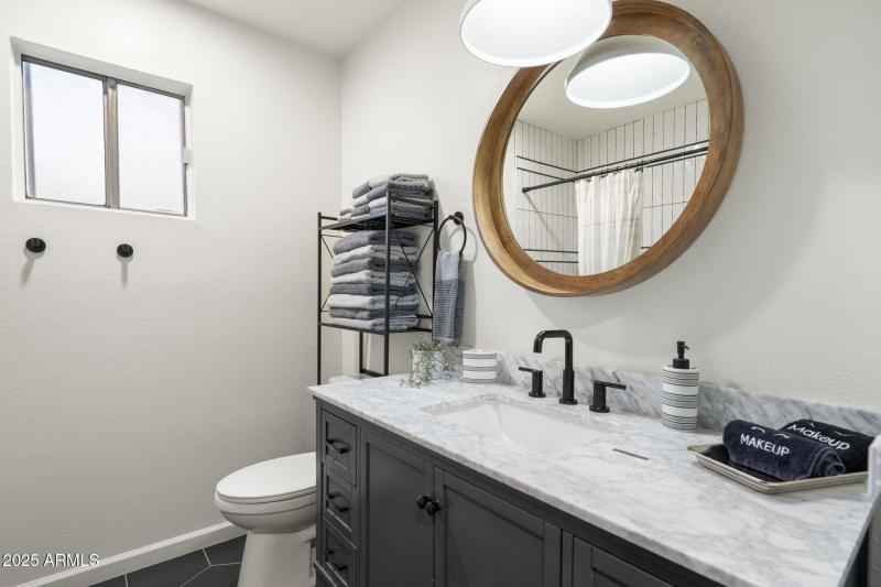 27-web-or-mls-QVB03016