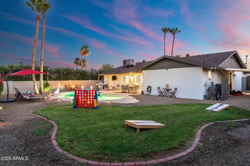 70-web-or-mls-QVB03119-HDR-Edit