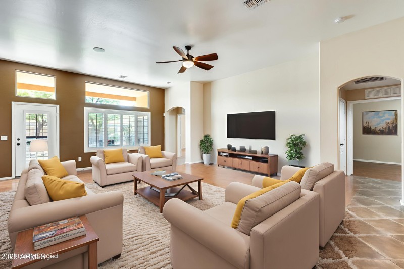 13 - Living Room - Standard - 2