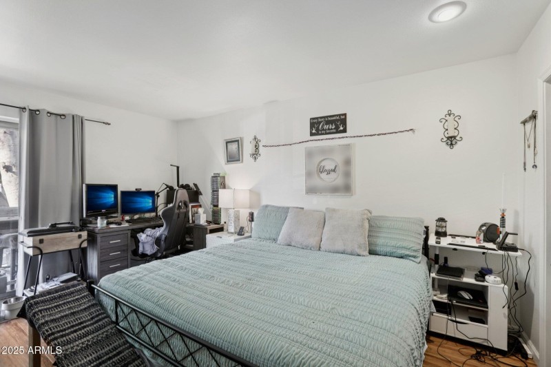 10-web-or-mls-W Tuckey Ln unit 211-S0508