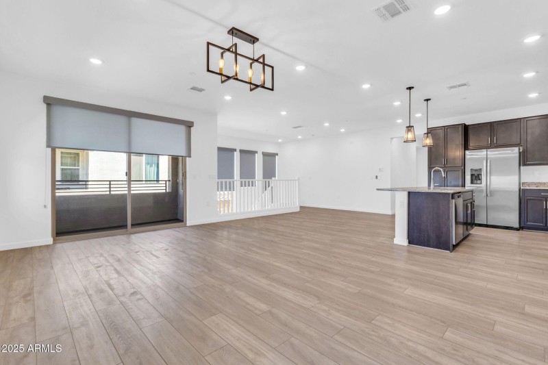 776 E Doral Ave-5