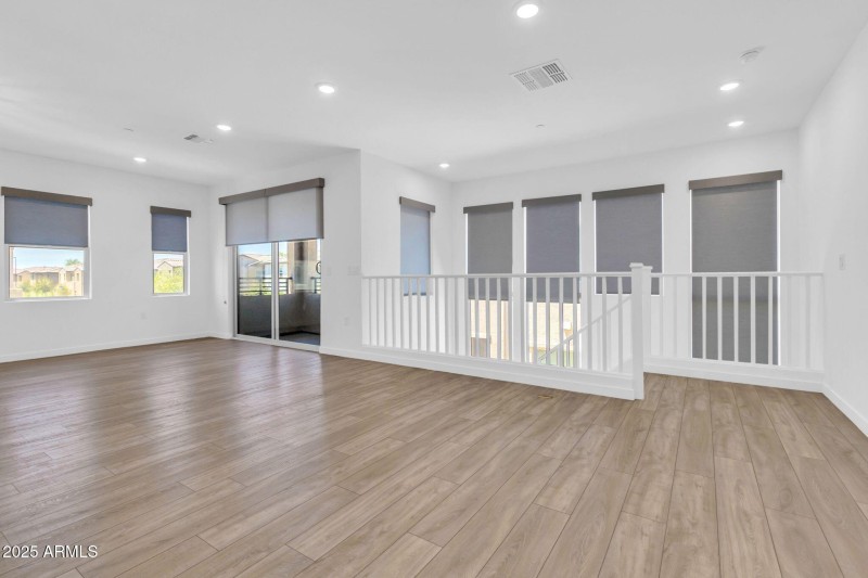 776 E Doral Ave-8