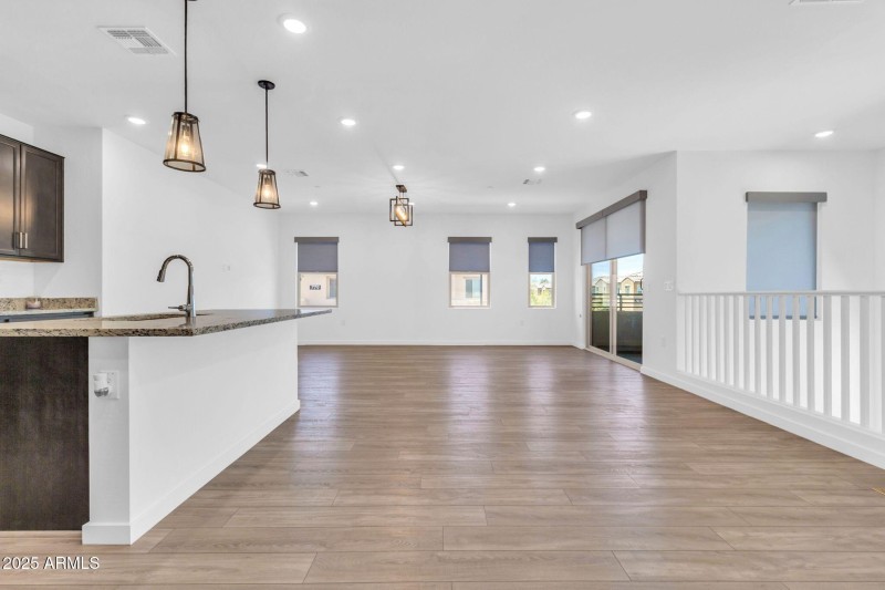 776 E Doral Ave-10