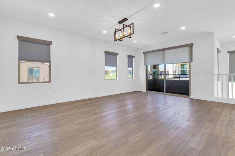 776 E Doral Ave-11