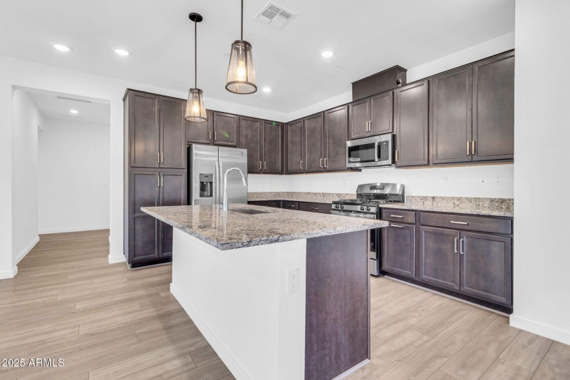 776 E Doral Ave-13