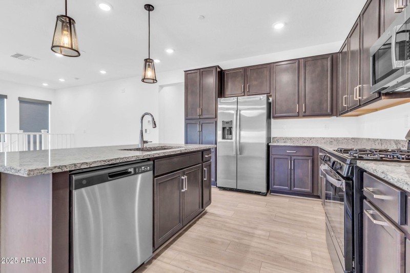 776 E Doral Ave-17