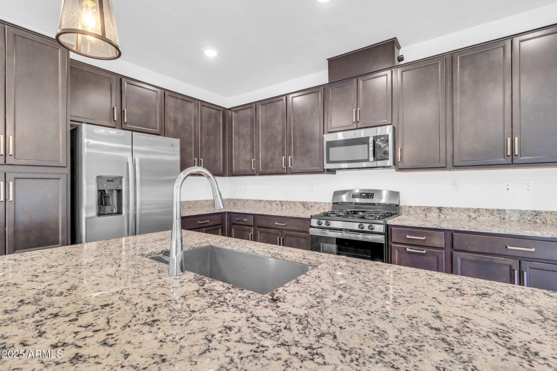 776 E Doral Ave-18