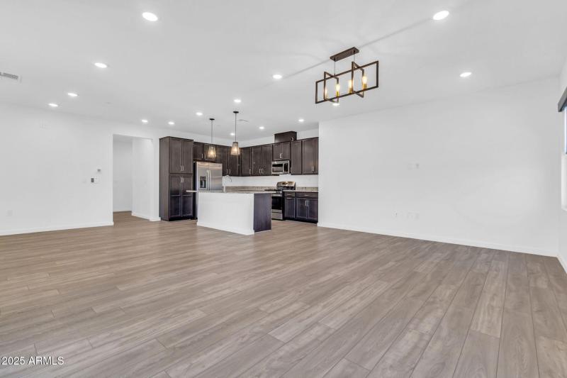776 E Doral Ave-7