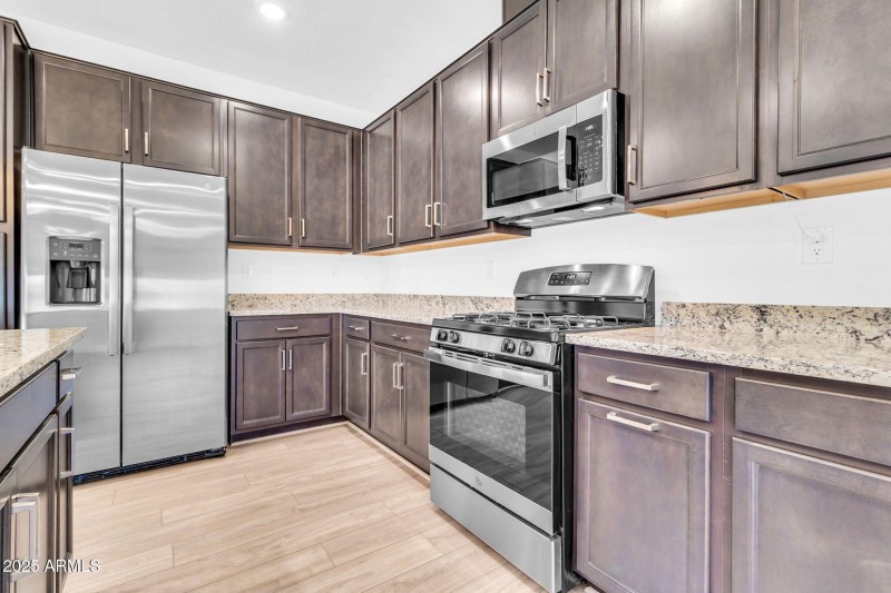 776 E Doral Ave-16
