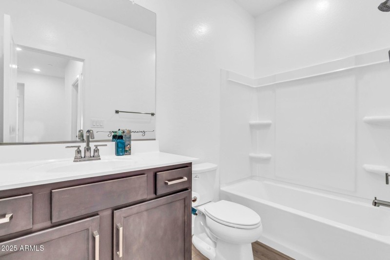 776 E Doral Ave-28