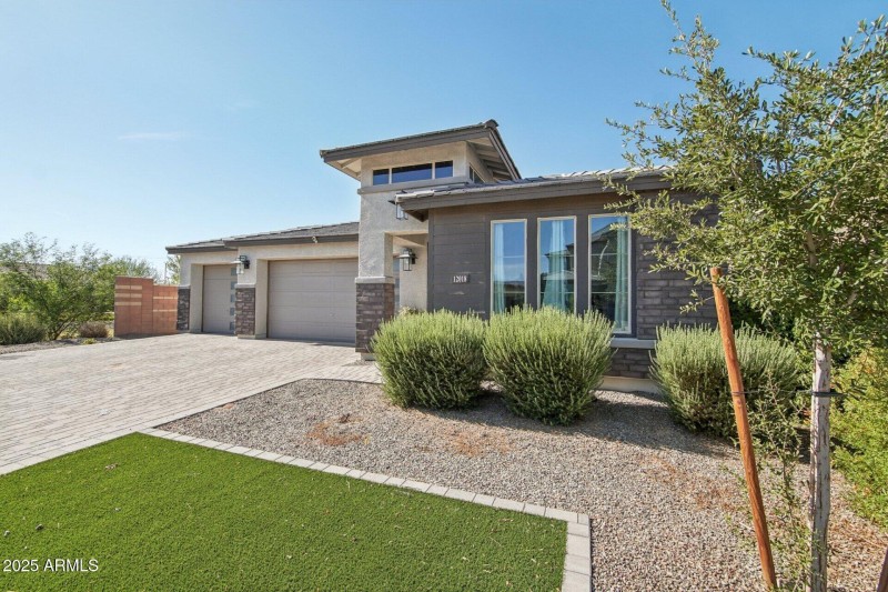 3-web-or-mls-W Luxton Ln-S0508-003