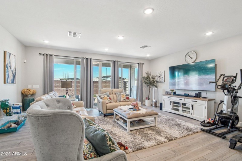 5-web-or-mls-W Luxton Ln-S0508-005