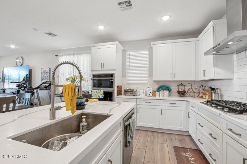 10-web-or-mls-W Luxton Ln-S0508-010