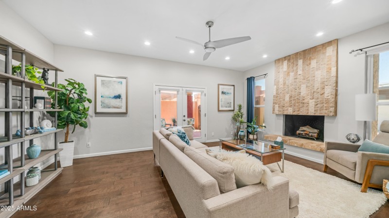Living Room (3)