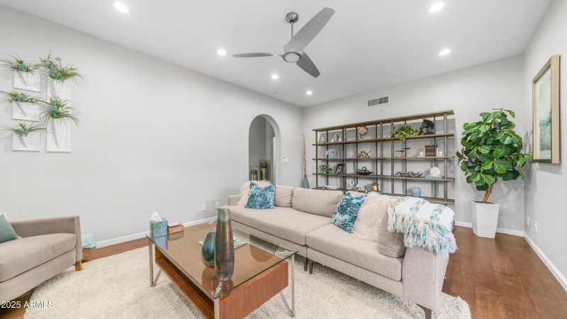 Living Room (6)