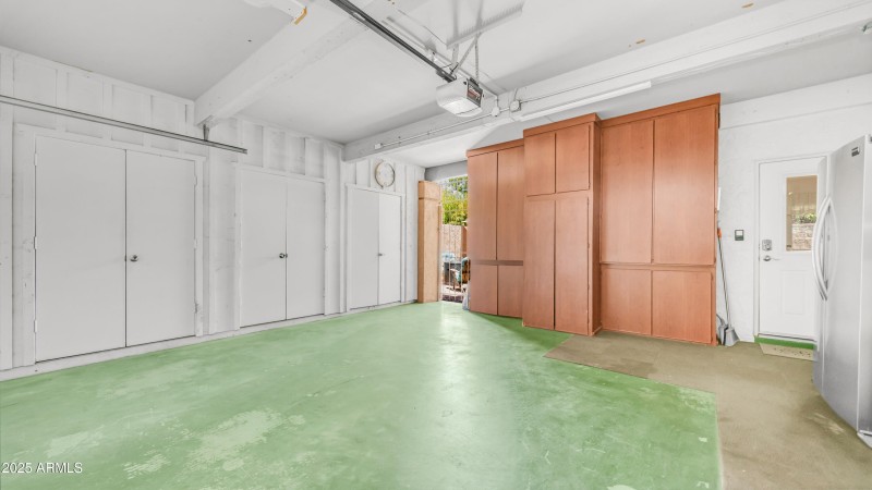 Garage (1)