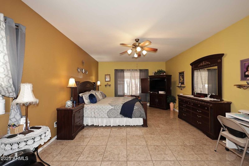 Primary Bedroom2