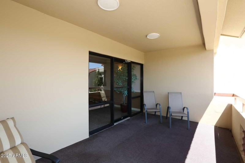 Marquesa-Community Balcony