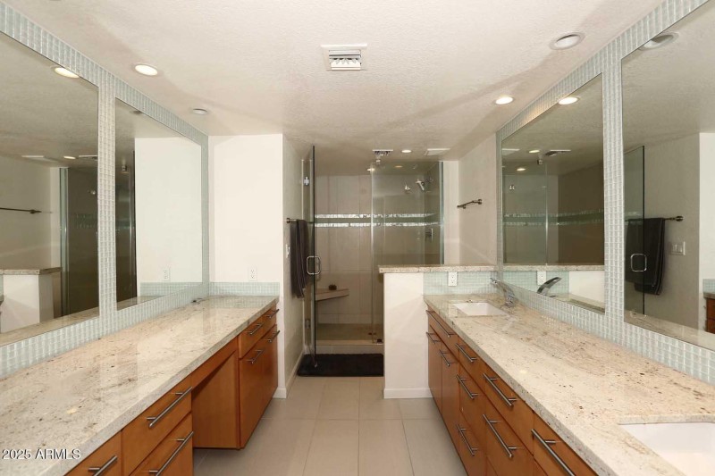 Master Bdrm Bathroom