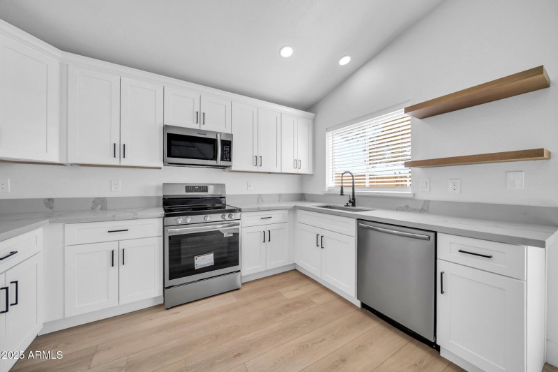 8742 N 114th Ave-92_(2048)