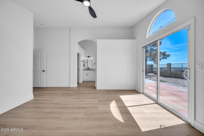 8742 N 114th Ave-95_(2048)