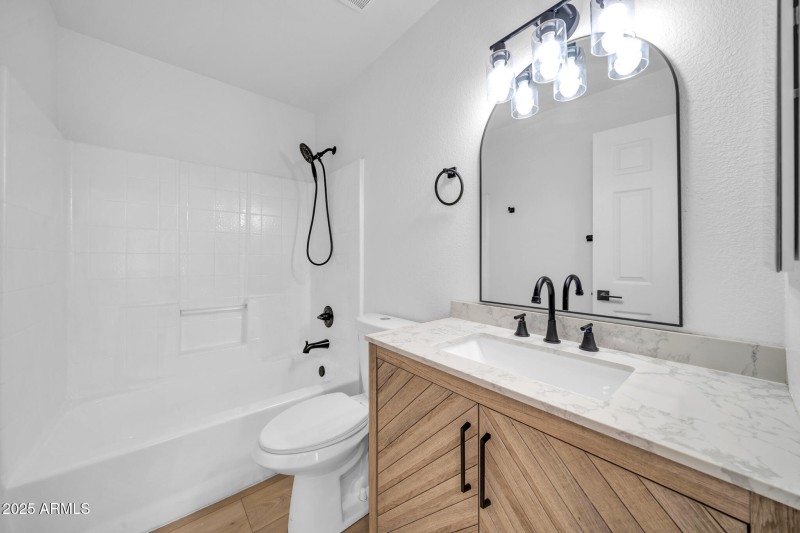 8742 N 114th Ave-102_(2048)