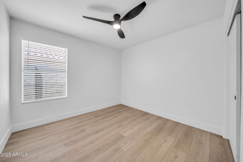 8742 N 114th Ave-105_(2048)