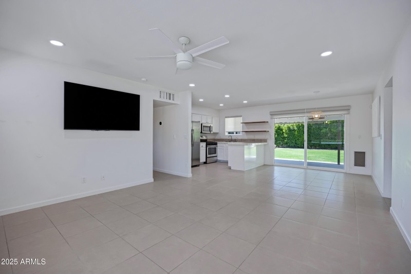 14842 N 38th St-7