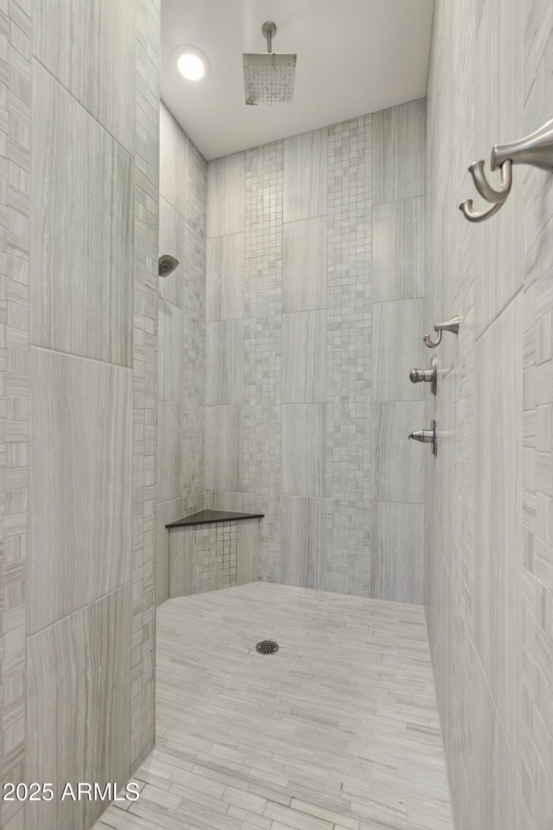 24 Master Ensuite